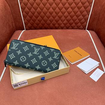 Kitlife Louis Vuitton Zippy Wallet Horizontal Green Monogram Shadow Leather M27178 21x10x2.5cm