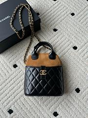 Kitlife Chanel Bag With Chain Brown Suede and Black Shiny Lambskin AP4742 17x18x6cm - 1