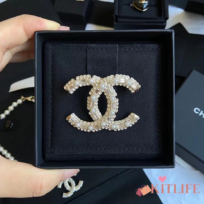 Kitlife Chanel Square Diamond and Pearl Brooch  - 1
