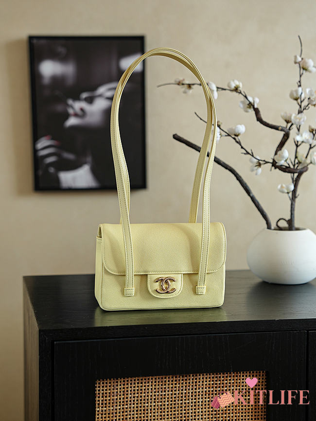 Kitlife Chanel 26C Jennie Shoulder Flap Bag Light Yellow 22cm  - 1