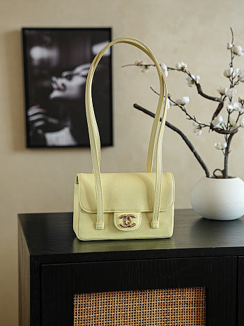 Kitlife Chanel 26C Jennie Shoulder Flap Bag Light Yellow 22cm 