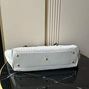 Kitlife Chanel 25S Maxi Hobo Bag White AS5463 36×59×13cm - 5