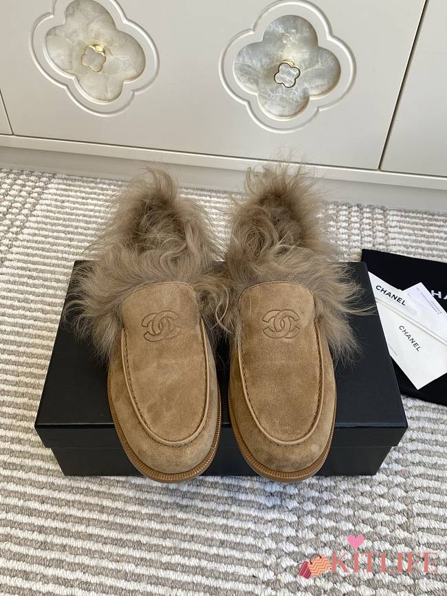 Kitlife Chanel 25N Furry Loafers Beige Suede Leather - 1