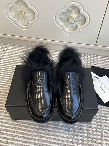 Kitlife Chanel 25N Furry Loafers Black Patent Leather