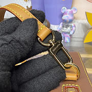 Kitlfife Louis Vuitton Toast Wearable Wallet Monogram Beige M26984 16x5x20cm - 5