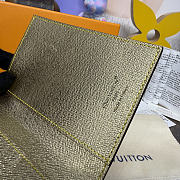 Kitlife Louis Vuitton Passport Cover Monogram Gold M15327 10x2.5x14cm - 2