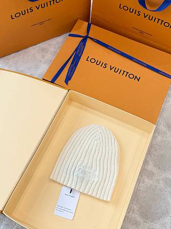 Kitlife Louis Vuitton Script Beanie Cream