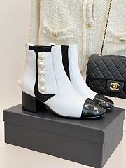Kitlife Chanel Classic CC Pearl Color-Blocked Chunky Heel Chelsea Boots White - 1