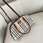 Kitlife Burberry Highlands Bowling Bag​ Beige 33.5x12.5x17cm - 2