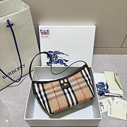 Kitlife Burberry Highlands Shoulder Bag Beige 25.5x12x16cm - 5