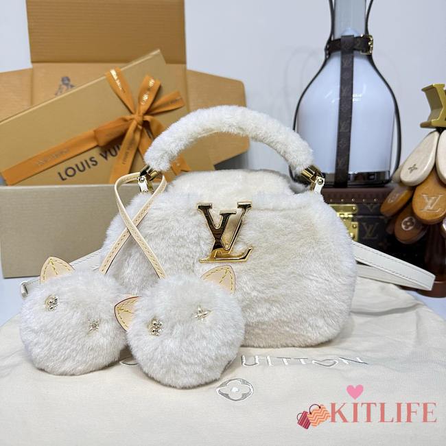 Kitlife Louis Vuitton Capusnow Capucines Bag White M26324 20x11x13cm - 1