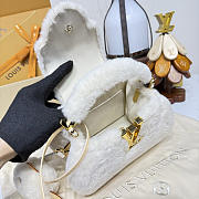 Kitlife Louis Vuitton Capusnow Capucines Bag White M26324 20x11x13cm - 6