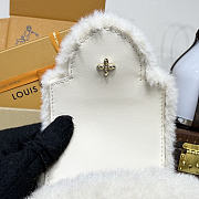 Kitlife Louis Vuitton Capusnow Capucines Bag White M26324 20x11x13cm - 4