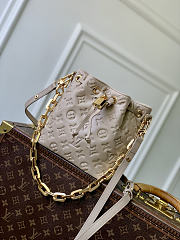 Kitlife Louis Vuittin Coussin Bucket Bag Apricot M26530 20x10x20cm - 1