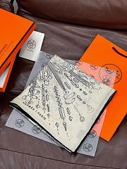 Kitlife Hermes Silk Velvet Square Scarf White & Black 140x140cm - 6