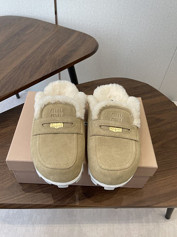 Kitlife Miu Miu 25SS Closed-toe Fur Slippers Beige