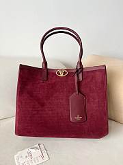 Kitlife Valentino Garavani Escape Tote Bag Red Suede 22079L 28x38x15cm  - 1
