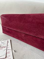 Kitlife Valentino Garavani Escape Tote Bag Red Suede 22079s 31x33x10cm  - 5