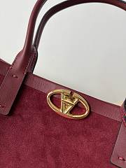 Kitlife Valentino Garavani Escape Tote Bag Red Suede 22079s 31x33x10cm  - 2