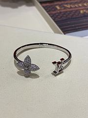Kitlife Louis Vuitton 25SS Full Diamond Floral Letter Silver Open Bangle  - 1