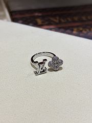 Kitlife Louis Vuitton 25SS Full Diamond Floral Letter Silver Open Ring  - 5
