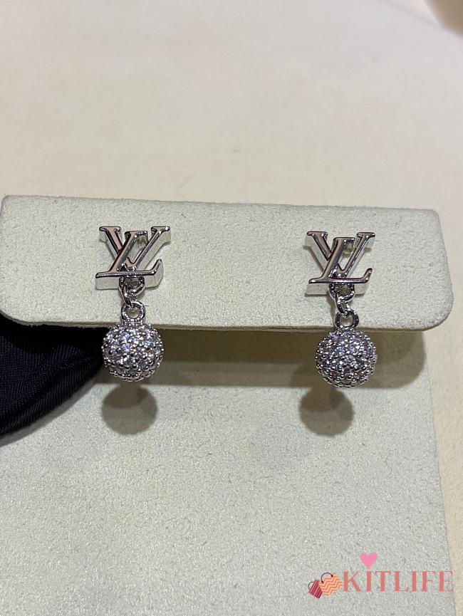 Kitlife Louis Vuitton 2025 Silver Full Diamond Round Bead Letter Earrings - 1