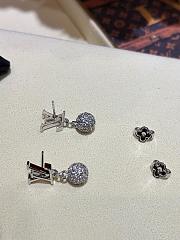 Kitlife Louis Vuitton 2025 Silver Full Diamond Round Bead Letter Earrings - 2