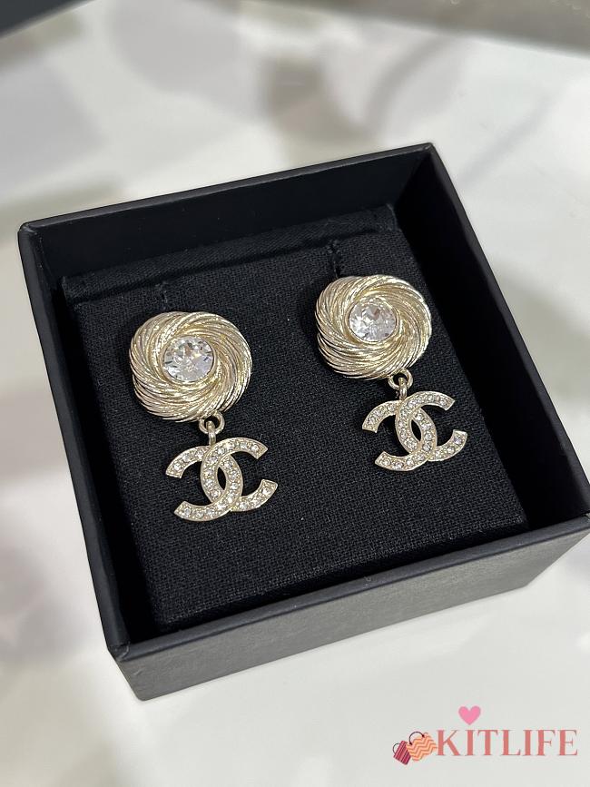Kitlife Chanel 25s Gold Full Diamond Double C Pendant Brushed Round Stud Earrings - 1