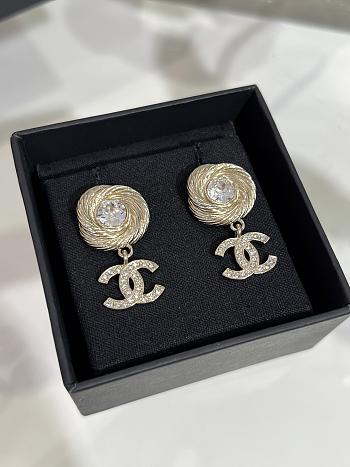 Kitlife Chanel 25s Gold Full Diamond Double C Pendant Brushed Round Stud Earrings
