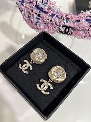 Kitlife Chanel 25s Gold Full Diamond Double C Pendant Brushed Round Stud Earrings - 2