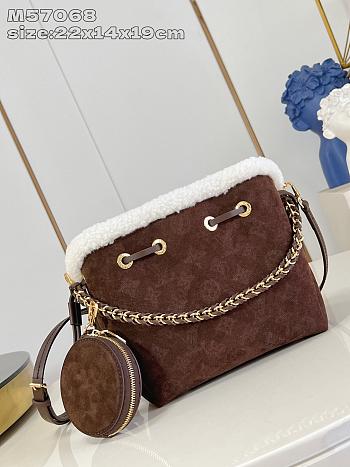 Kitlife Louis Vuitton LV Ski Bella Bag Chocolate Suede Leather and Shearling M57068 22x14x19cm 