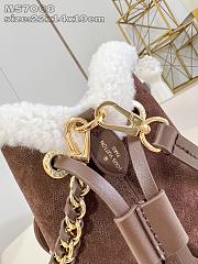 Kitlife Louis Vuitton LV Ski Bella Bag Chocolate Suede Leather and Shearling M57068 22x14x19cm  - 2