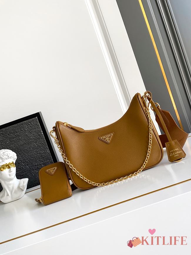 Kitlife Prada Re-Edition 2005 Saffiano Leather Bag Caramel 1BH204 21x18x6.5cm - 1
