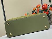 Kitlife Louis Vuitton Sac Capucines MM Souple Bag Green Suede Leather M25485 33x24x12cm - 2