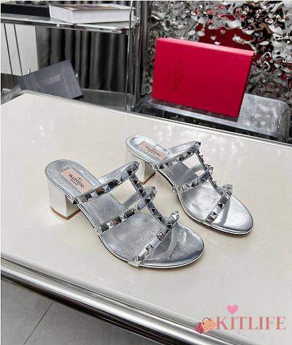 Kitlife Valentino Garavani Rockstud Sandals In Silver - 1
