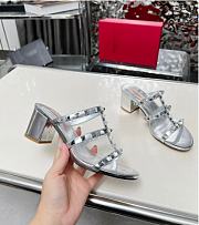Kitlife Valentino Garavani Rockstud Sandals In Silver - 6