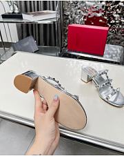 Kitlife Valentino Garavani Rockstud Sandals In Silver - 2
