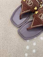 Kitlife Valentino Garavani Plaster Caster Brown Suede Thong Sandals  - 6