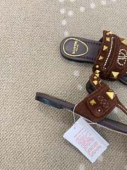 Kitlife Valentino Garavani Plaster Caster Brown Suede Thong Sandals  - 4