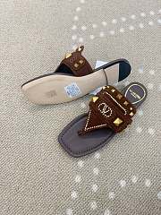 Kitlife Valentino Garavani Plaster Caster Brown Suede Thong Sandals  - 3