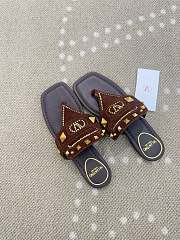 Kitlife Valentino Garavani Plaster Caster Brown Suede Thong Sandals  - 2