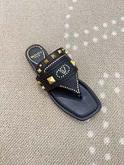Kitlife Valentino Garavani Plaster Caster Black Goatskin Thong Sandals - 4