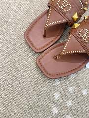 Kitlife Valentino Garavani Plaster Caster Brown Goatskin Thong Sandals  - 4