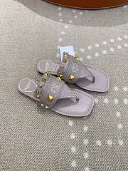Kitlife Valentino Garavani Plaster Caster Dusty Lavender Goatskin Thong Sandals  - 2