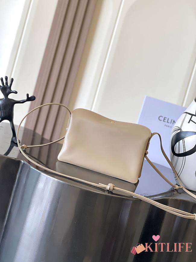 Kitlife Celine Trio Flap Bag In Cream Smooth Lambskin 22x14x4cm - 1