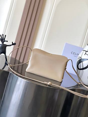 Kitlife Celine Trio Flap Bag In Cream Smooth Lambskin 22x14x4cm