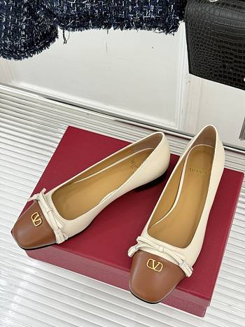 Kitlife Valentino 2025 Bow-Tie Color-Blocked Shoes White and Brown 