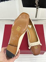 Kitlife Valentino 2025 Bow-Tie Color-Blocked Shoes White and Brown  - 5