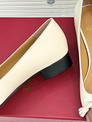 Kitlife Valentino 2025 Bow-Tie Color-Blocked Shoes White and Brown  - 2