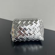 Kitlife Bottega Veneta Intrecciato Small Beauty Pouch Silver 764044 16.5x10.5x9cm  - 1